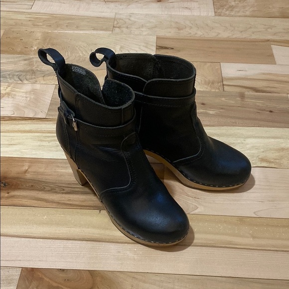 Women's Black Clog Style Ankle Boots - Picture 1 of 17